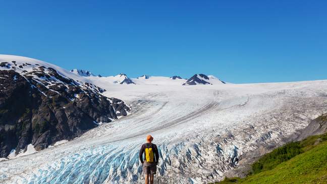 Wandelaar bij Exit Glacier, Kenai Fjords National Park, Seward