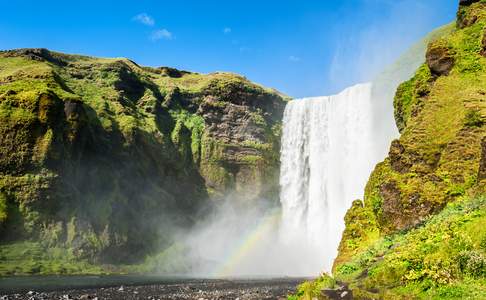 Skogafoss waterval, zuidelijk IJsland